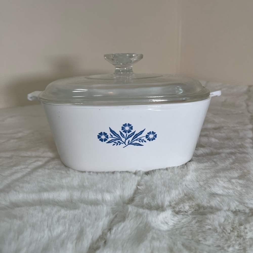 Vintage CorningWare Blue Cornflower P-2 1/2-B 2.5 Qt Casserole w Lid